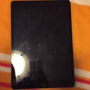 Apple I pad 7th gen 128 GB